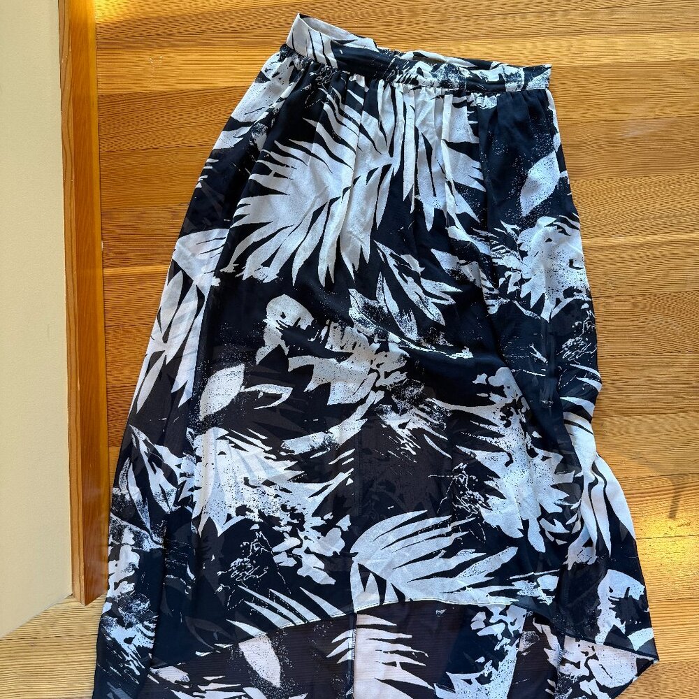 Vince Camuto Tropical Sheer Chiffon Maxi Skirt Size 2 Navy White High Low